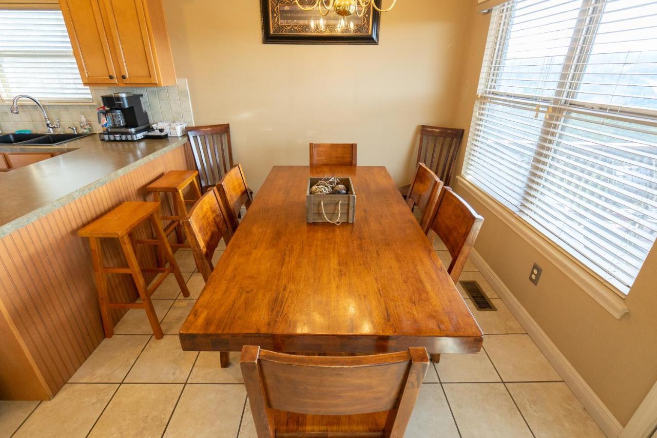 4Br Walk-In - Foosball Table - Hot Tub - Fire Pit - Free Tickets Included - Dv166 Branson Dış mekan fotoğraf