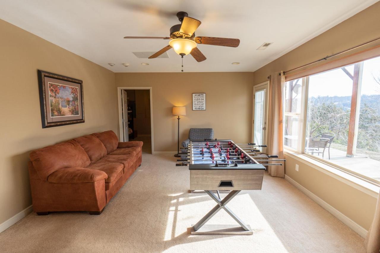 4Br Walk-In - Foosball Table - Hot Tub - Fire Pit - Free Tickets Included - Dv166 Branson Dış mekan fotoğraf