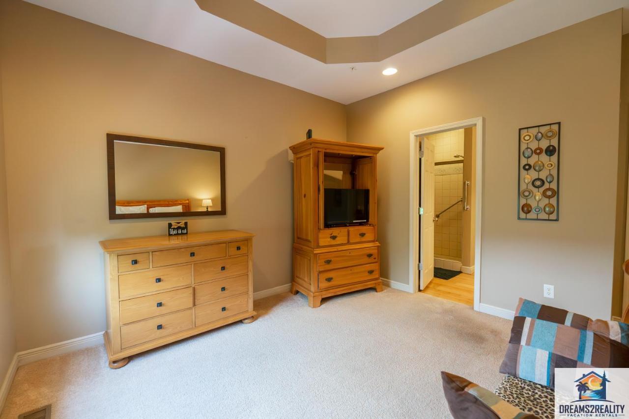 4Br Walk-In - Foosball Table - Hot Tub - Fire Pit - Free Tickets Included - Dv166 Branson Dış mekan fotoğraf