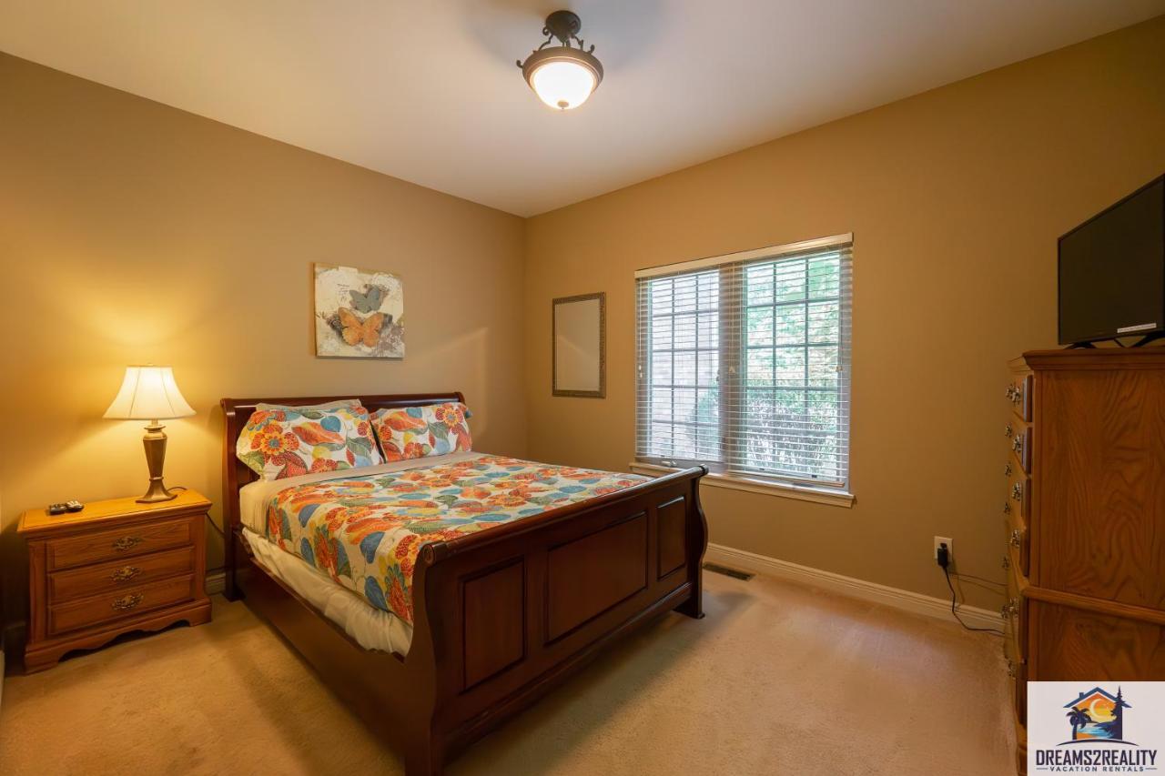 4Br Walk-In - Foosball Table - Hot Tub - Fire Pit - Free Tickets Included - Dv166 Branson Dış mekan fotoğraf