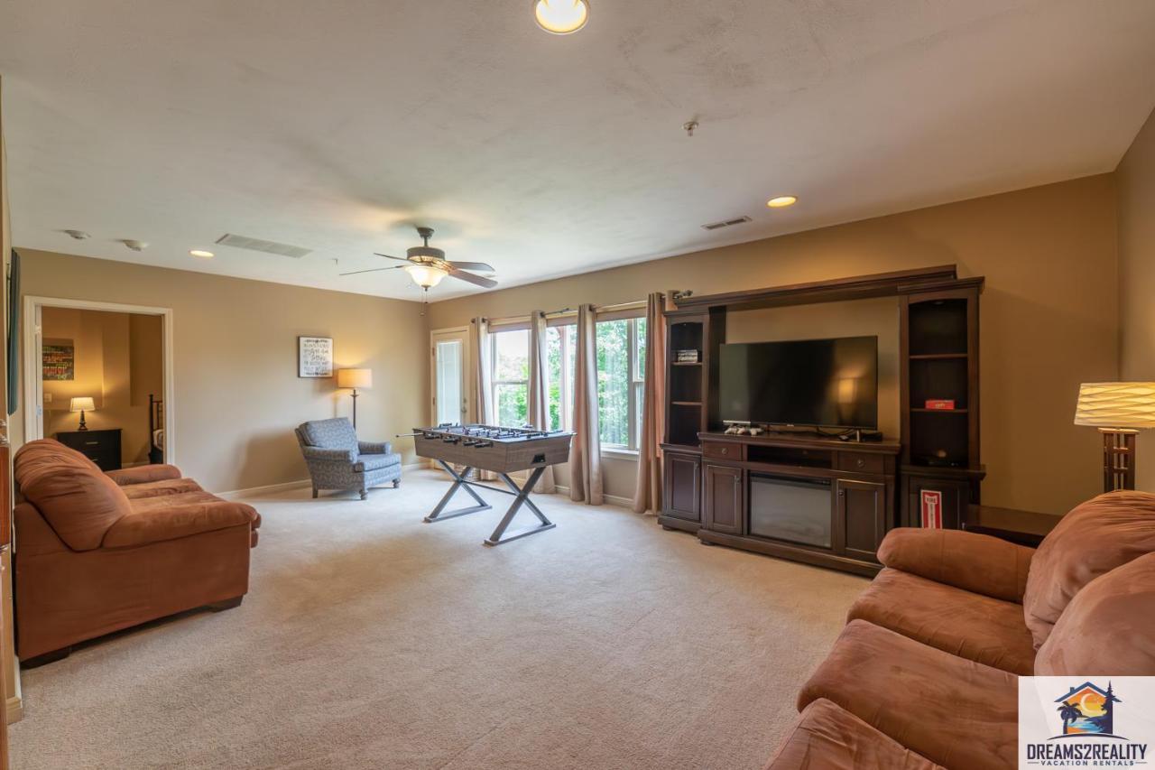 4Br Walk-In - Foosball Table - Hot Tub - Fire Pit - Free Tickets Included - Dv166 Branson Dış mekan fotoğraf